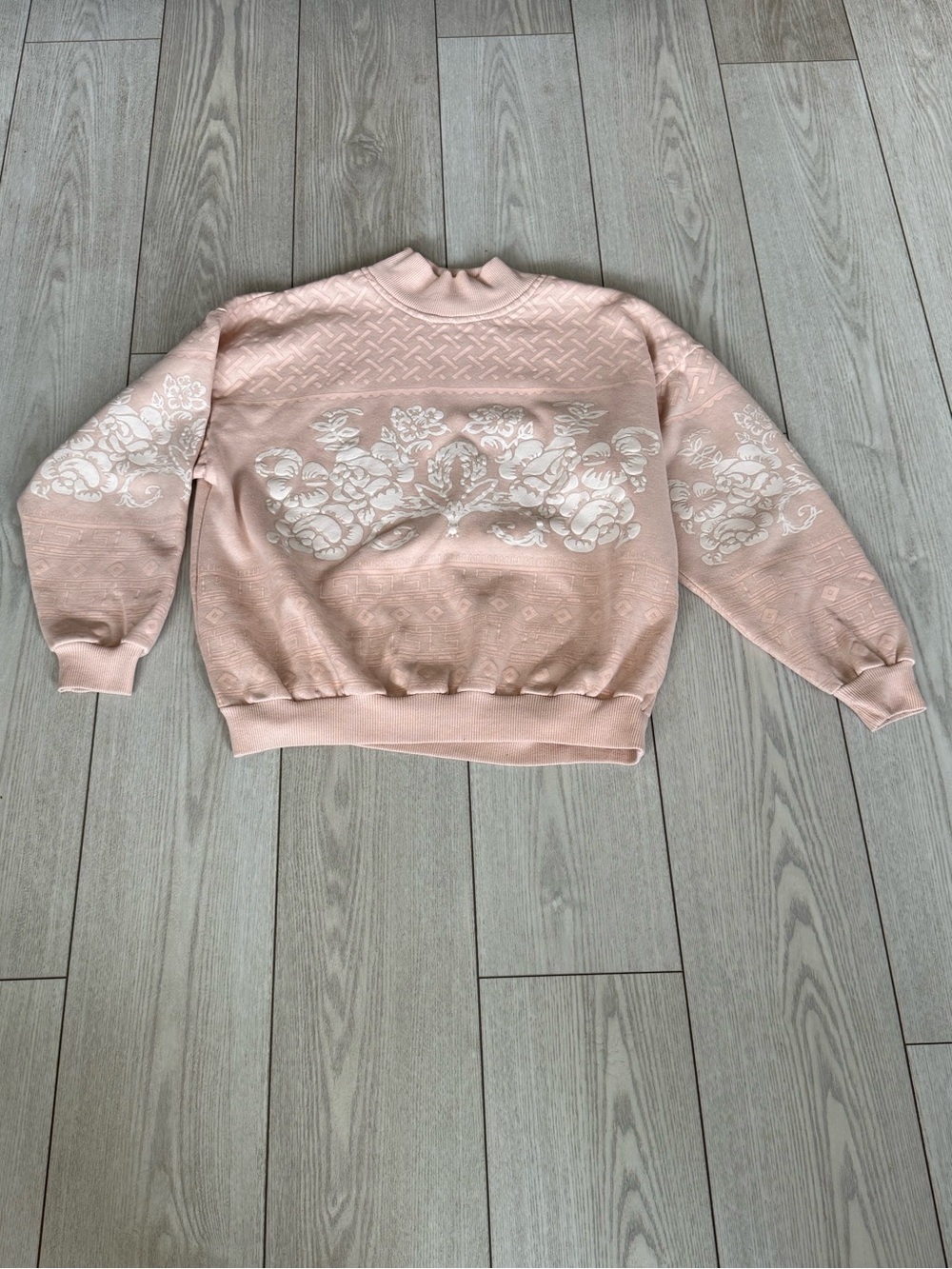 Vintage 80s sweater single stitch light pink white floral medium flowers ribbed